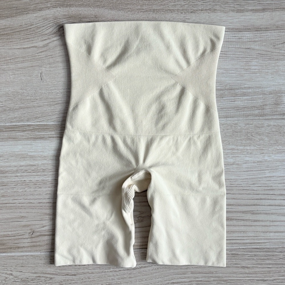 Underoutfit High Waist Shaping Shorts Style 861 in Sand Cream Medium